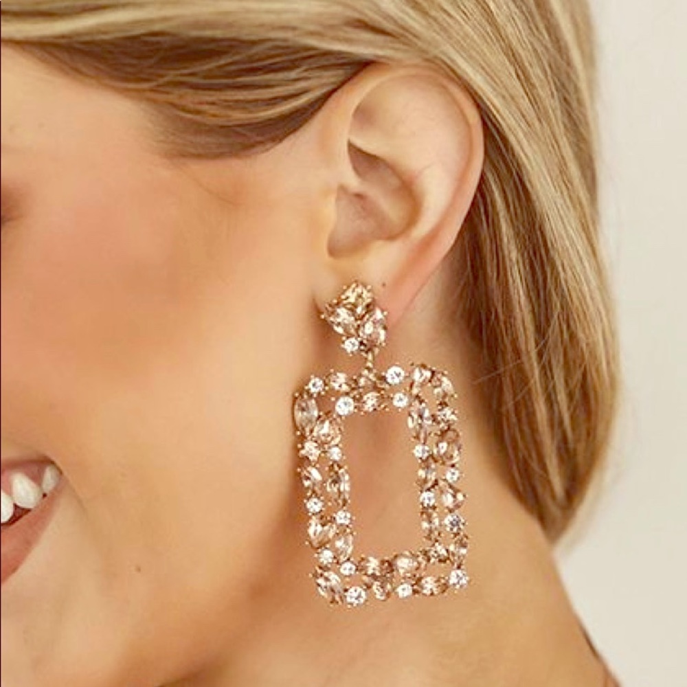 IN AWE!!!! Brand new